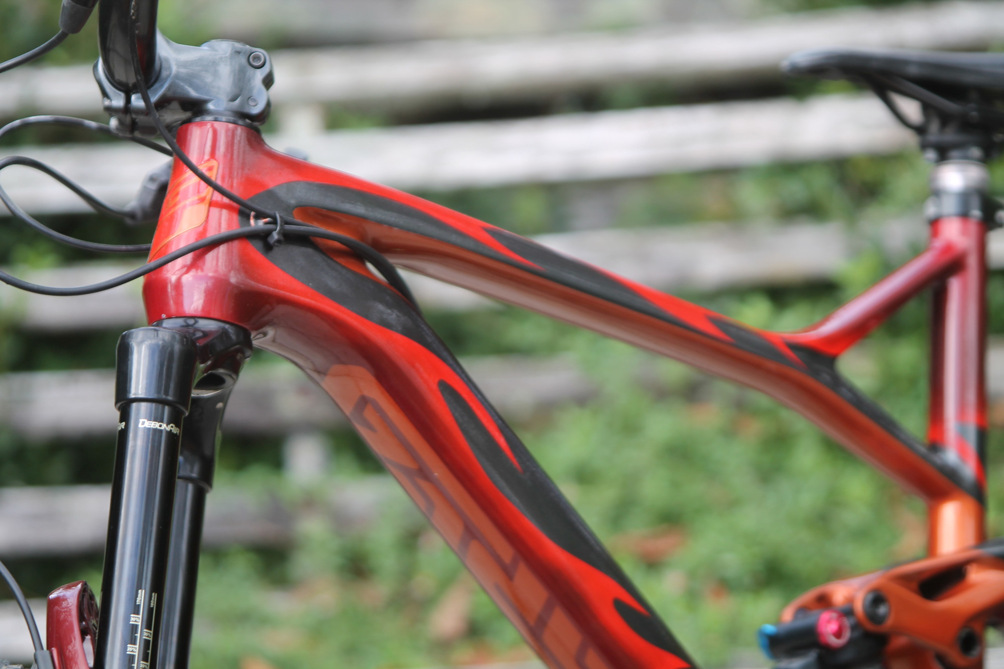 red mtb forks